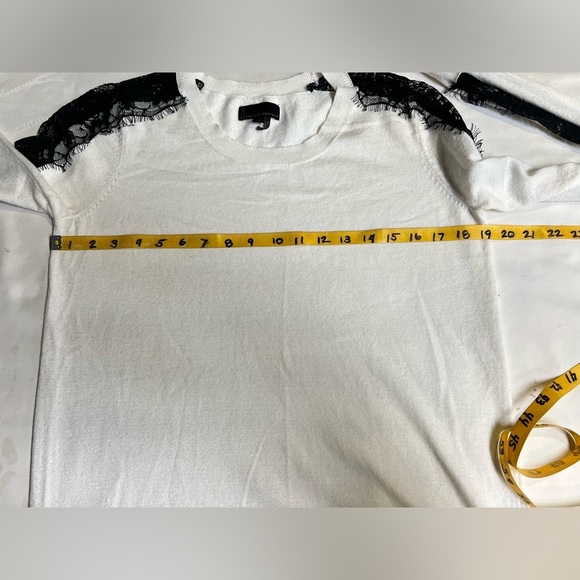 IJEANS by BUFFALO Ivory with black lace accent crew neck sweater size M - Picture 12 of 13